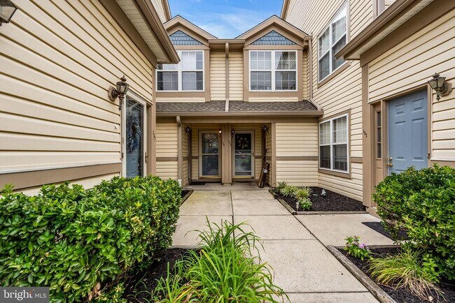 Building Photo - 155 Steeplechase Ct