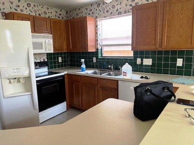 Building Photo - 5618 Village Arbour Dr