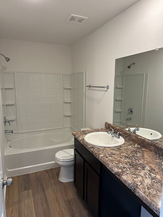 Building Photo - **PreLeasing*  NEW Three Bedroom | Two Bath Home in Benton