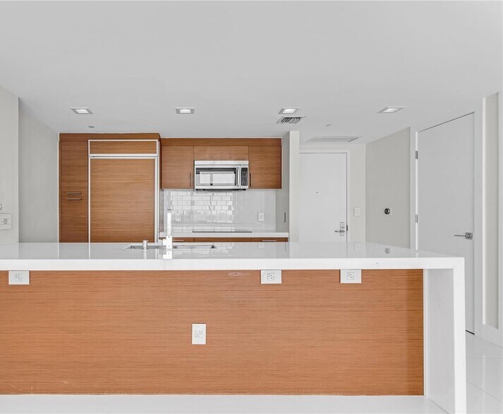 Building Photo - 50 Biscayne Blvd