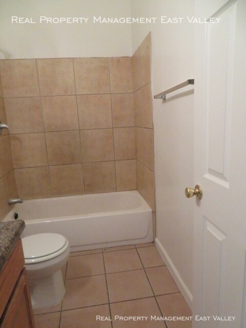 Building Photo - 1621 W Tonto St