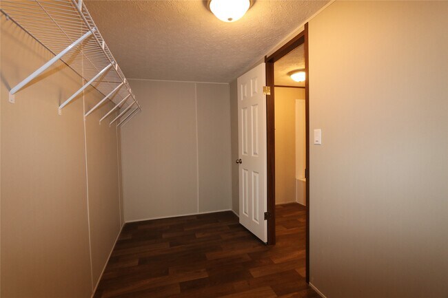 Building Photo - 16501 E Emerson Cir