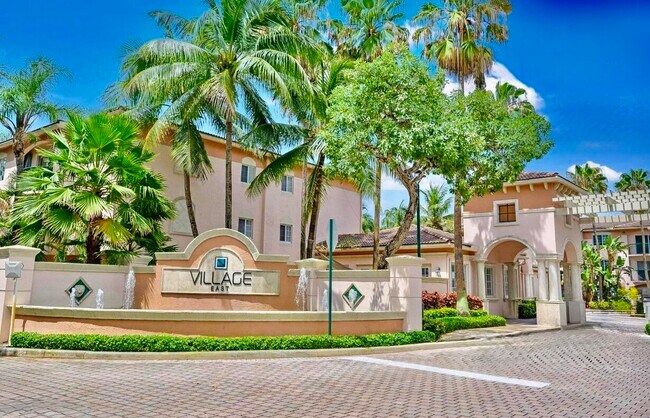 Building Photo - 2033 SE 10th Ave