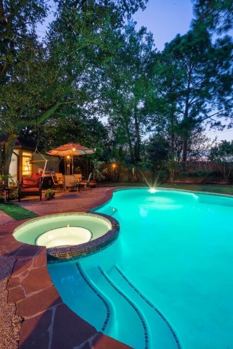 Building Photo - 2526 Creekway Cir