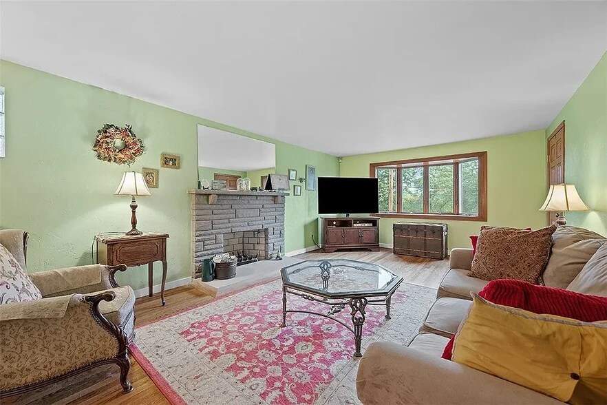 Building Photo - 1106 Lakemont Dr
