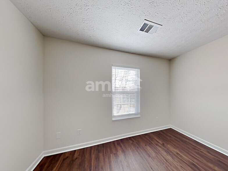 Building Photo - 1450 Brighton Cir
