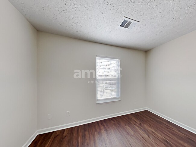 Building Photo - 1450 Brighton Cir