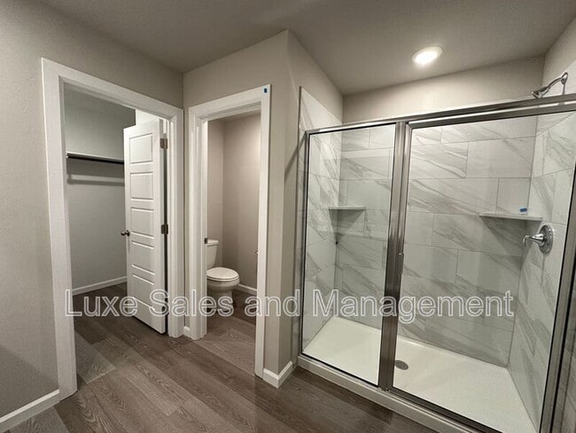 Building Photo - 10516 SW 41st Pl