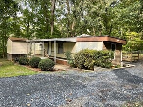 Building Photo - 3 BEDROOM 2 BA SINGLEWIDE MOBILE HOME W R...