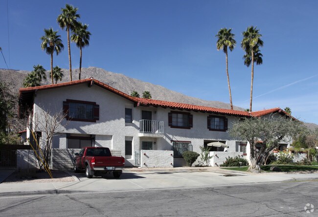 Primary Photo - Las Casitas Apartments