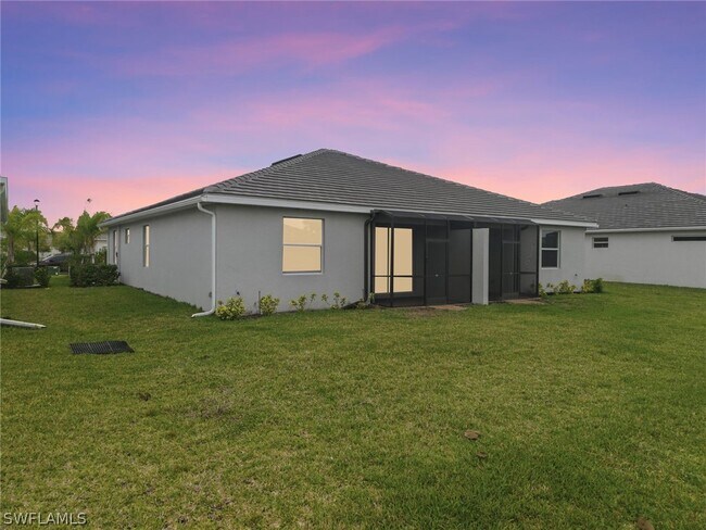 Building Photo - 2220 Dragonfruit Wy