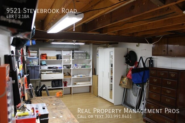 Building Photo - 9521 Stevebrook Rd