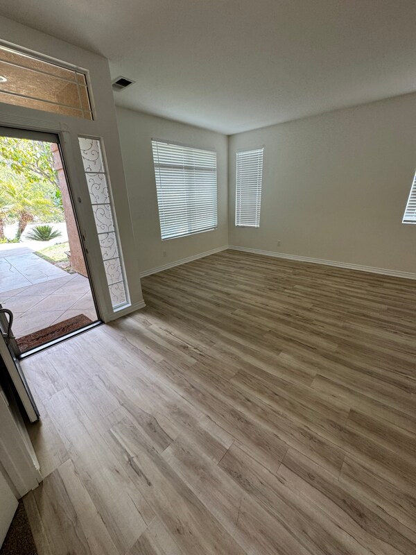 Building Photo - 10129 Delcresta Dr