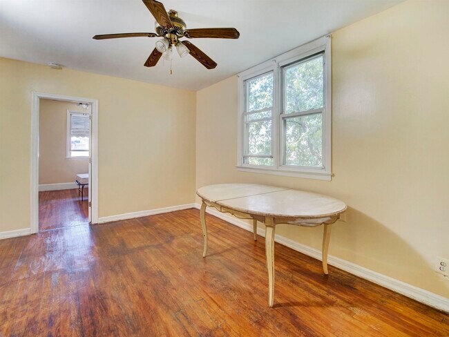 Building Photo - 276 Van Wagenen Ave