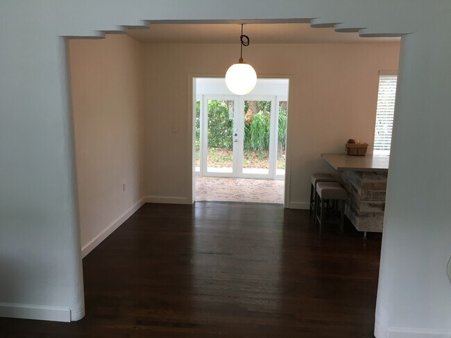 Building Photo - 1640 Coral Gate Dr