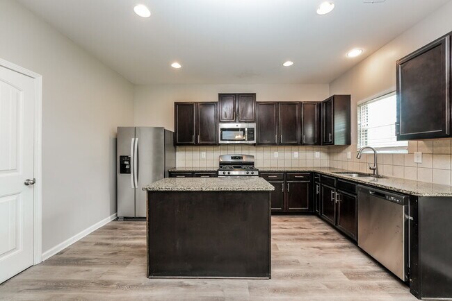 Building Photo - 4914 Rapahoe Trail