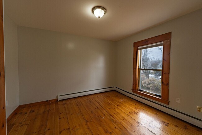 Building Photo - Spruce (294)