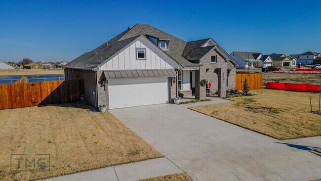 Building Photo - Owasso Dream Home! New Construction! Encla...