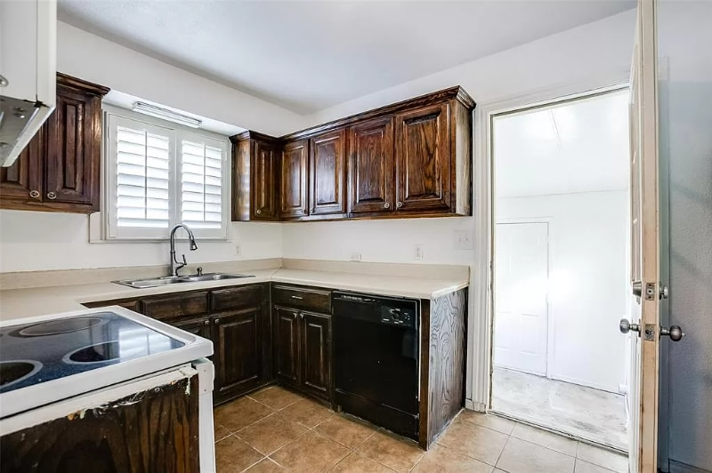 Building Photo - 1425 Cedar Crest Dr