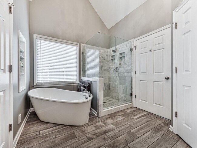 New master bath - 1120 Bentwater Dr