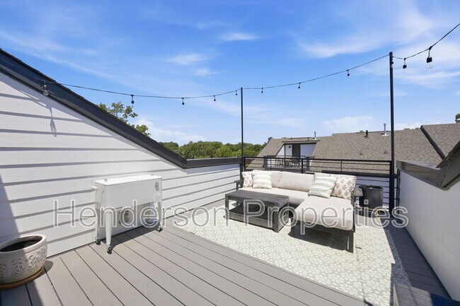Building Photo - 3008 Oak Landing Dr