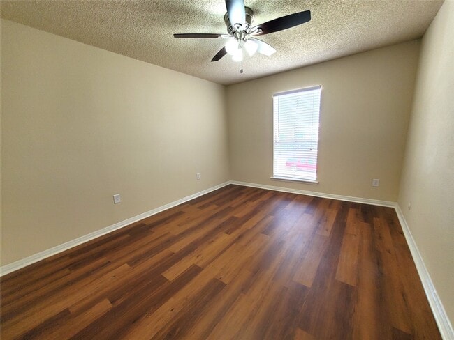 Building Photo - 250 El Dorado Blvd