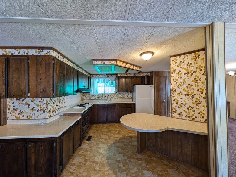 Building Photo - 26108 Fountain Palm Dr