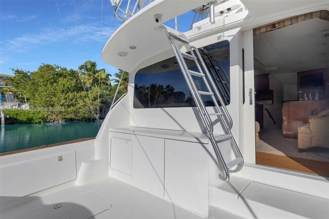 Building Photo - 232 W Seaview Dr