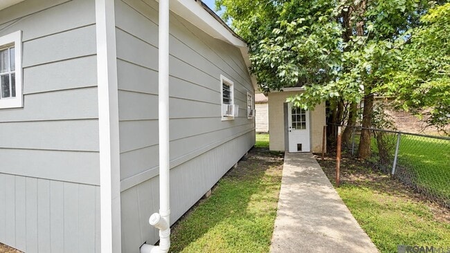 Building Photo - 4311 Stewart St