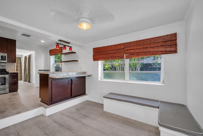 Building Photo - Beautiful home in quiet neighborhood