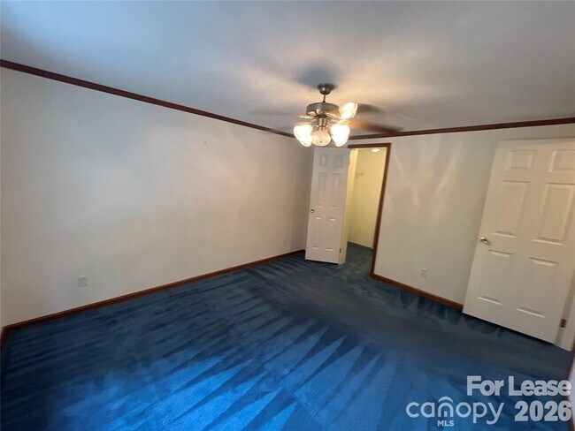 Building Photo - 447 Kemp Rd