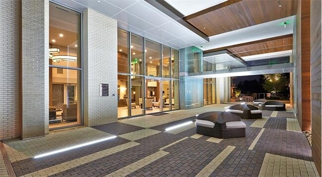 Building Photo - 2727 Cedar Springs Rd