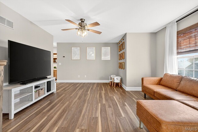 Building Photo - 415 Filipp Ln