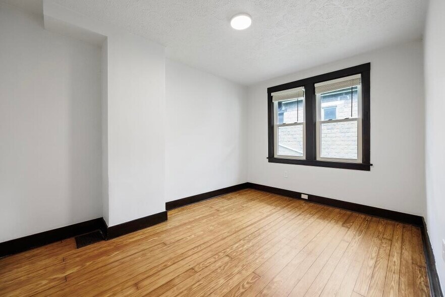 Second bedroom - 333 Reifert St