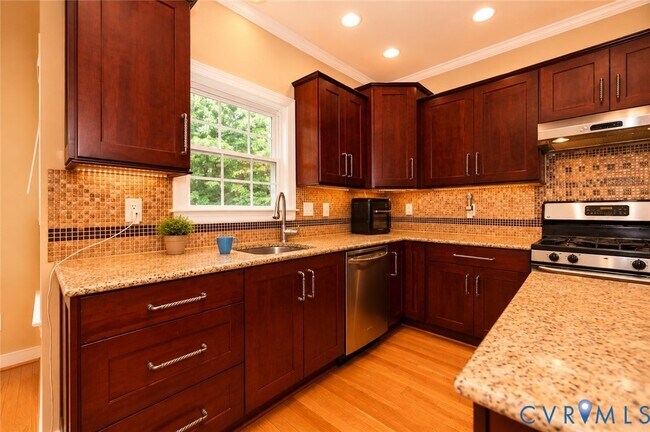 Building Photo - 11320 Sadler Oaks Dr