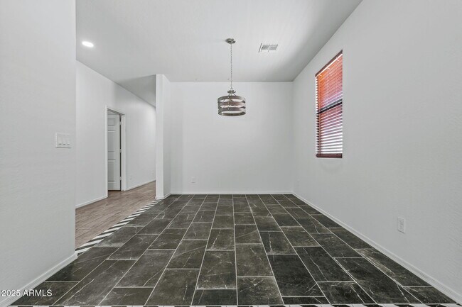 Building Photo - 21582 W Cocopah St