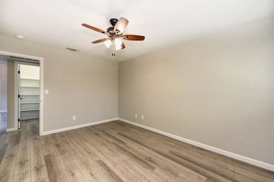 Master Bedroom - 6933 Trovita Way