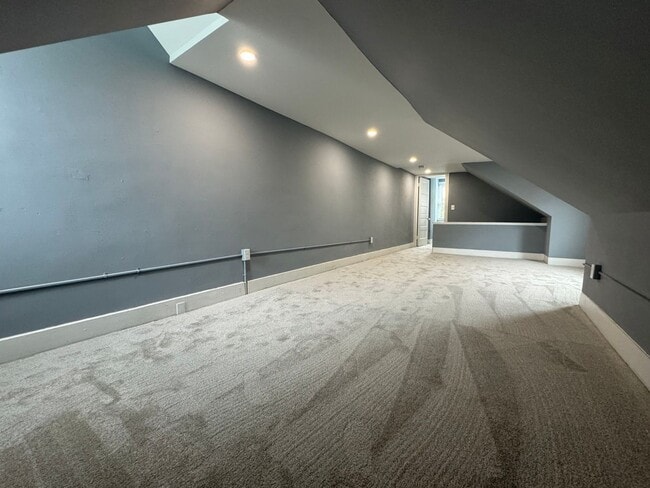 Building Photo - Completely Updated THREE BEDROOM TWIN!