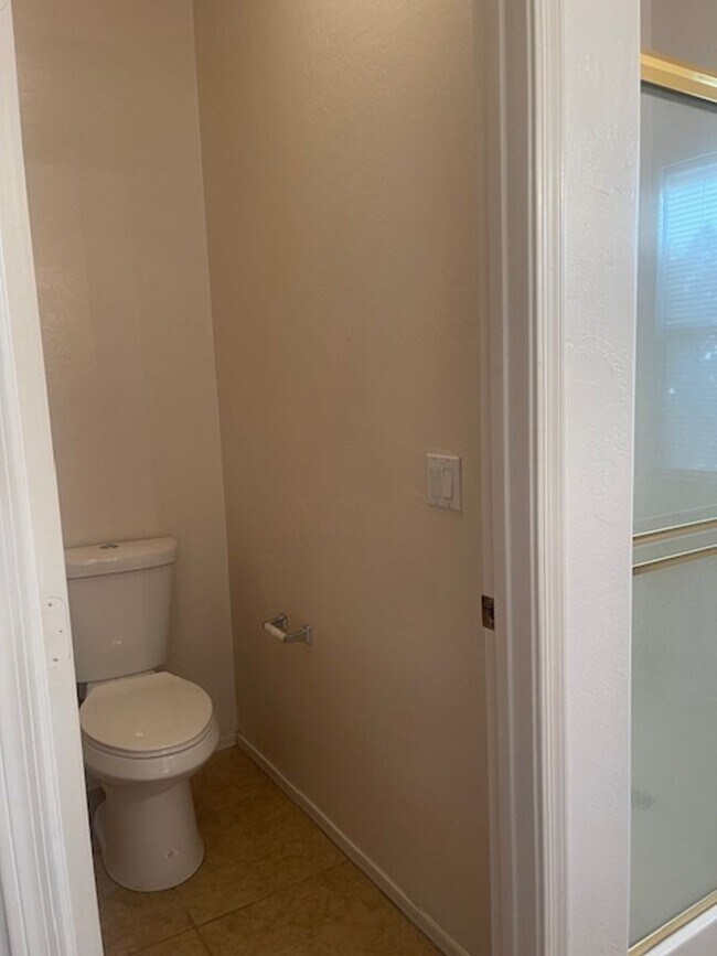 Building Photo - 3 Bed 2 Bath Available Now!! Contact Property Pros Property Management for more details