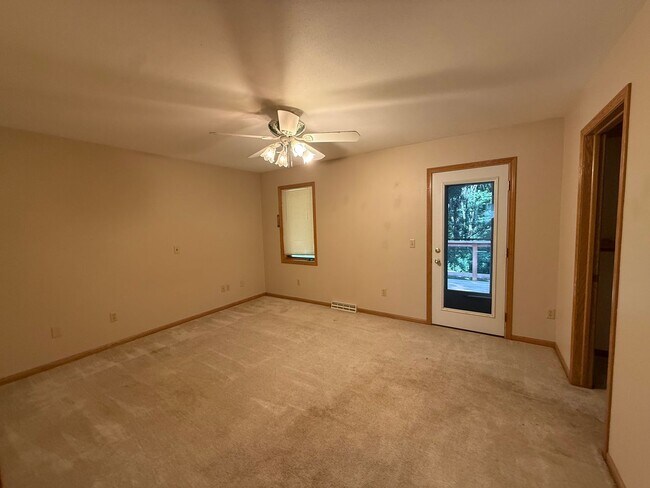 Building Photo - 6078 Croix Dr