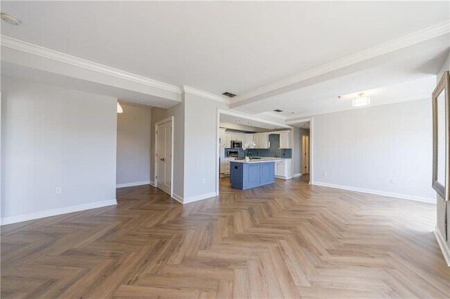 Building Photo - 2161 Peachtree Rd NE