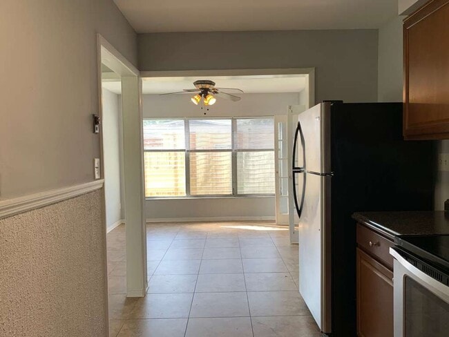 Building Photo - 3 Bedroom 2 Bath Home in Central Gulfport