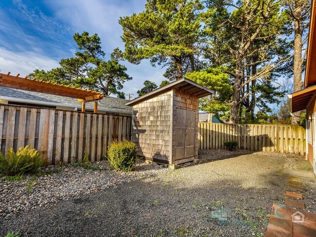 Building Photo - Charming 3-bedroom, 2-bath home in Seaside