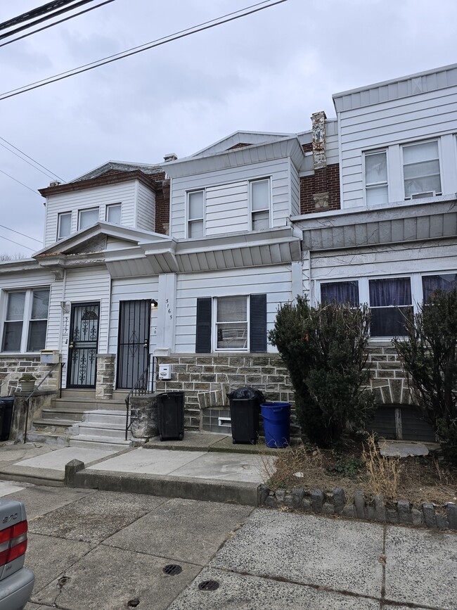 Primary Photo - 5165 Saul St