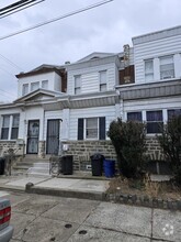 Building Photo - 5165 Saul St