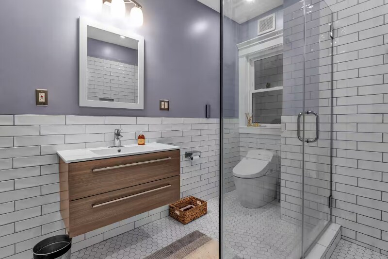 Building Photo - 61 St James Pl