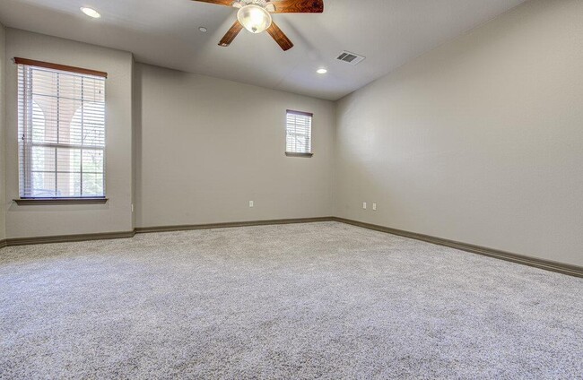 Building Photo - 11825 Terraza Cir