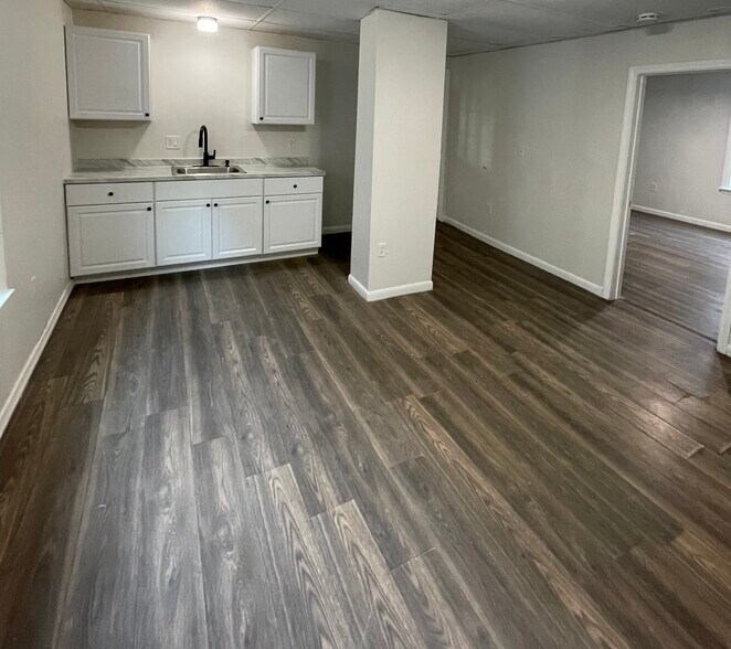 Building Photo - 81 Merrifield St