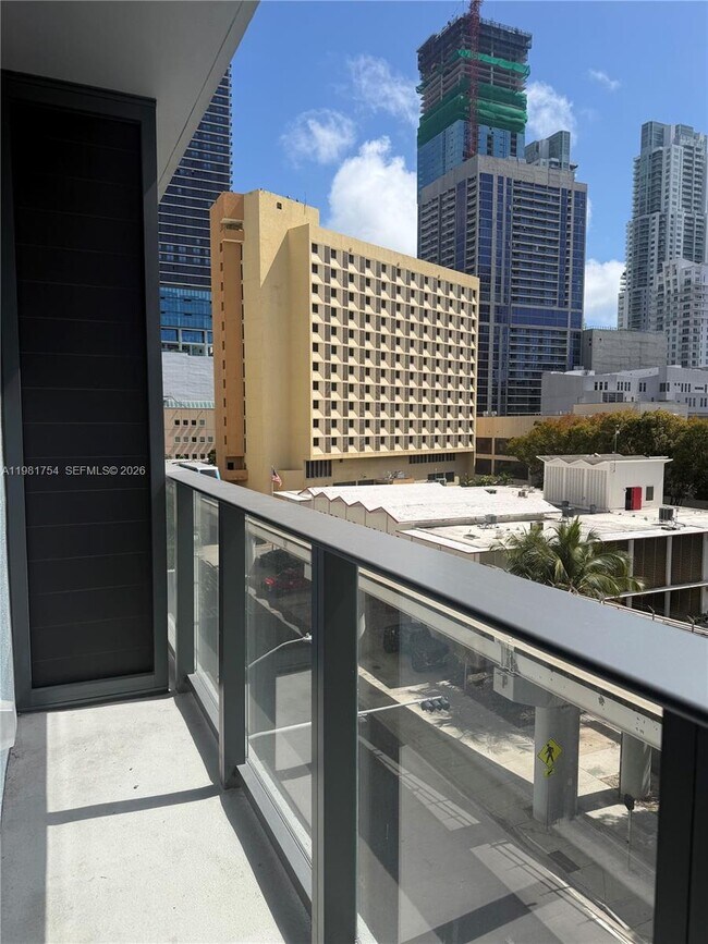 Building Photo - 121 NE 5th St