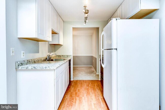 Building Photo - 18110 Chalet Dr